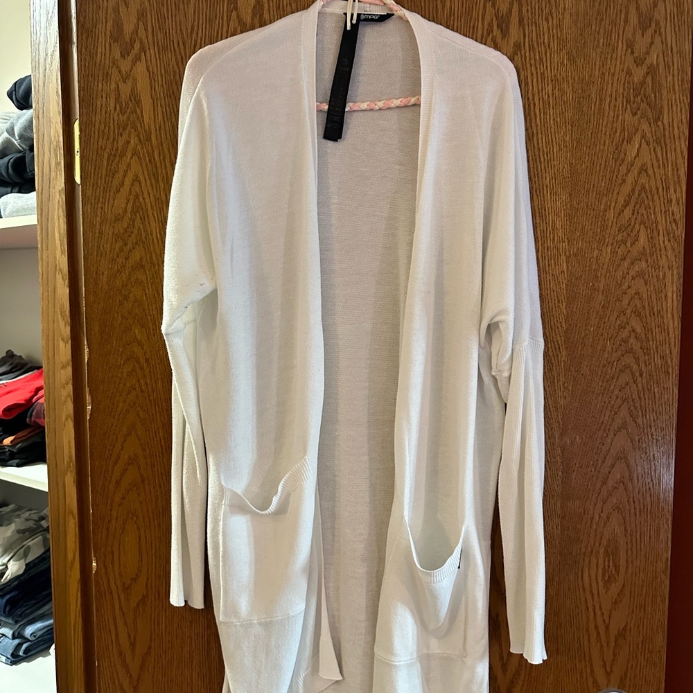 MPG White cardigan